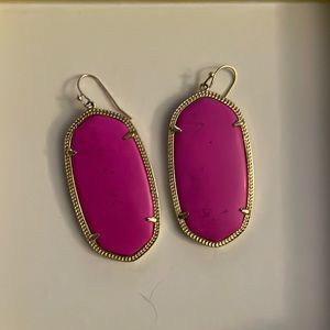 Kendra Scott- hot pink drop earrings. Gold frame